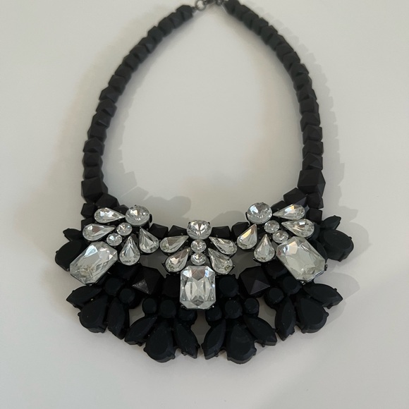 NECKLACE of BLACK MULTI SHAPE & SIZE BEADS ADORNED w SIGNIFICANT RHINESTONES - Picture 6 of 10